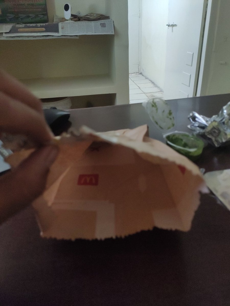 rangodesparrow's tweet photo. @zomatocare 2/2 

If the resturant is on onboard with Zomato and Zomato is taking the payment on behalf of the resturant then its zomato responsibility 

And when k asked to transfer it to someone senior she refused. 

What kind of people have u hired. https://t.co/G1Ilsw4eCy