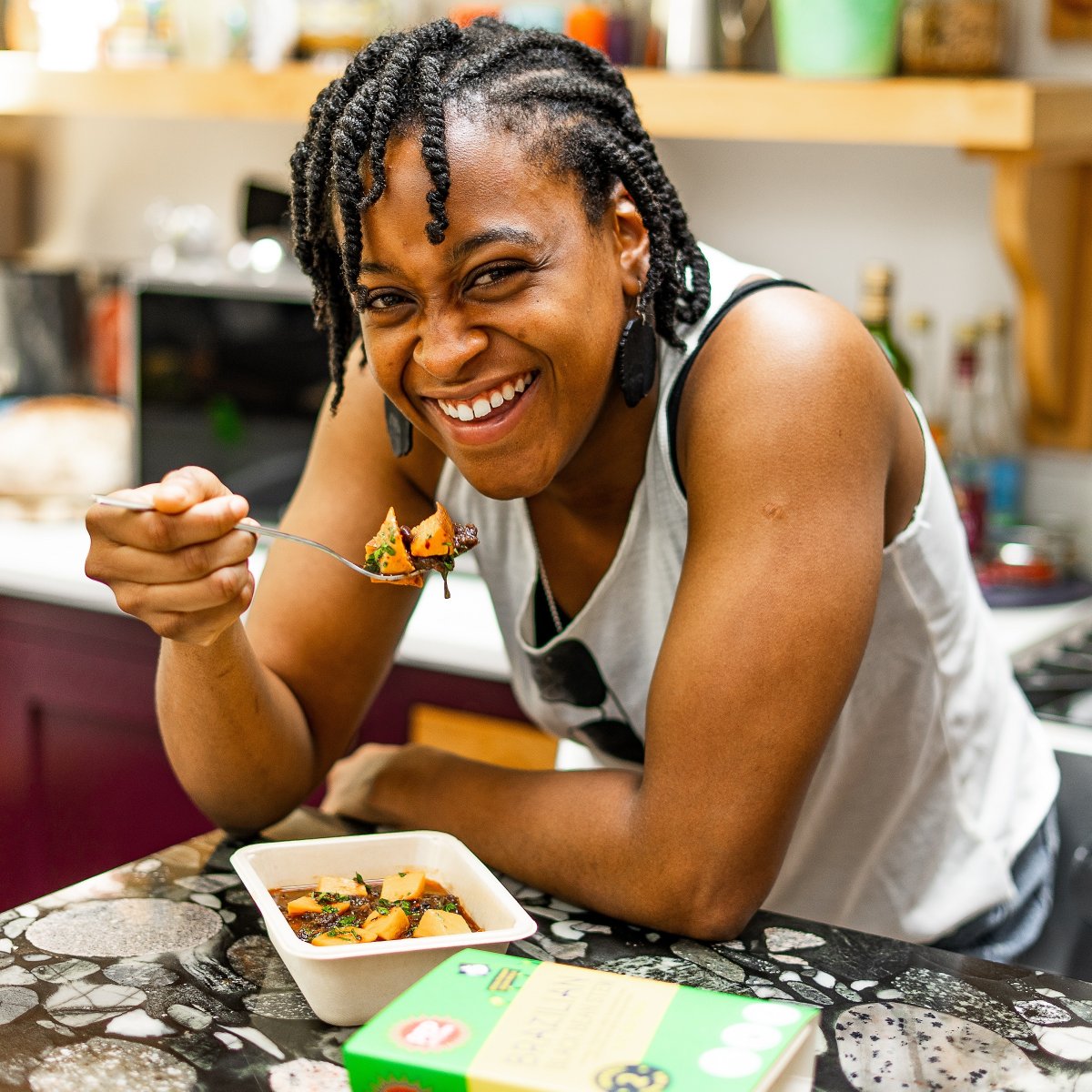 pepkitchenuk's tweet photo. Smiling like this on a Monday? Unheard of! It's possible with a PEP lunch🌱 https://t.co/iKP57SPiZU