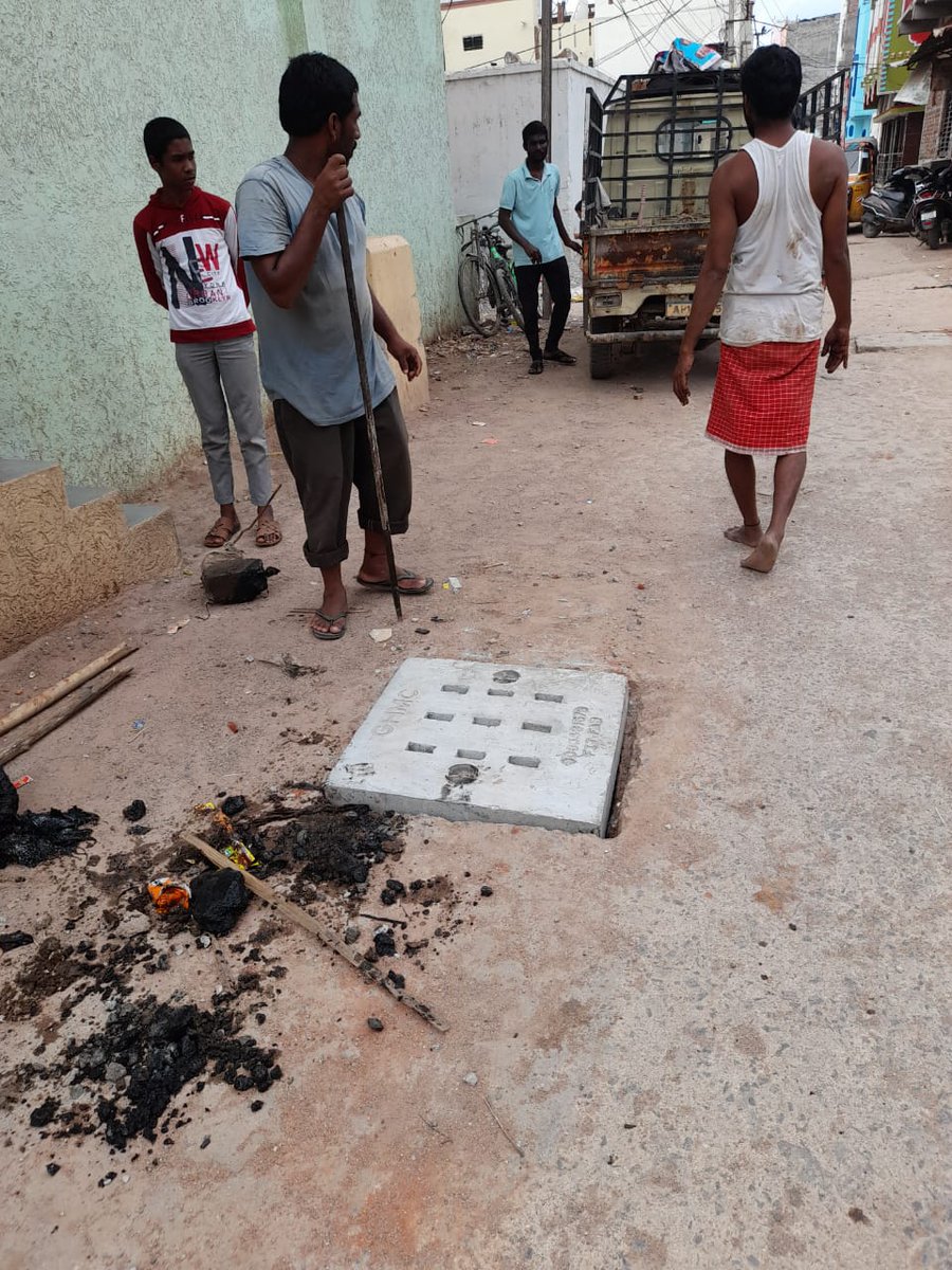 Santoshnagar_DC's tweet photo. @SNFaiyaz @ZC_Charminar @CommissionrGHMC @arvindkumar_ias @KTRTRS The manhole cover has been restored at Amannagar  B by https://t.co/aMgxyBtmsy Ravi chand https://t.co/8XKXZC001i