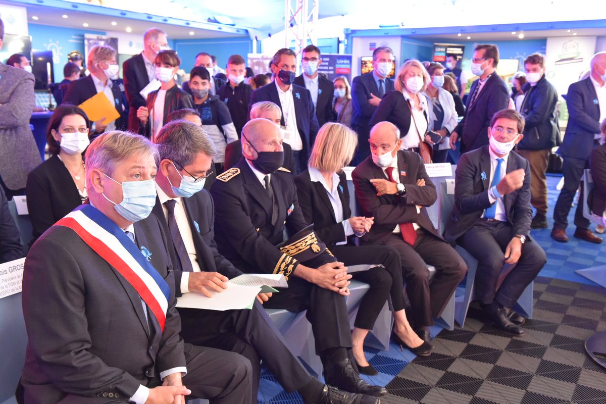 Le #FrenchFabTour débute aujourd'hui à Metz en présence d'<a href="/AgnesRunacher/">Agnès Pannier-Runacher 🇫🇷🇪🇺</a>, <a href="/JeanROTTNER/">Jean ROTTNER</a> et <a href="/GrosdidierMetz/">François GROSDIDIER</a>. L'objectif de cet événement ? Promouvoir l'industrie et ses métiers auprès de scolaires et étudiants mais aussi de valoriser les savoirs faire des entreprises du territoire.