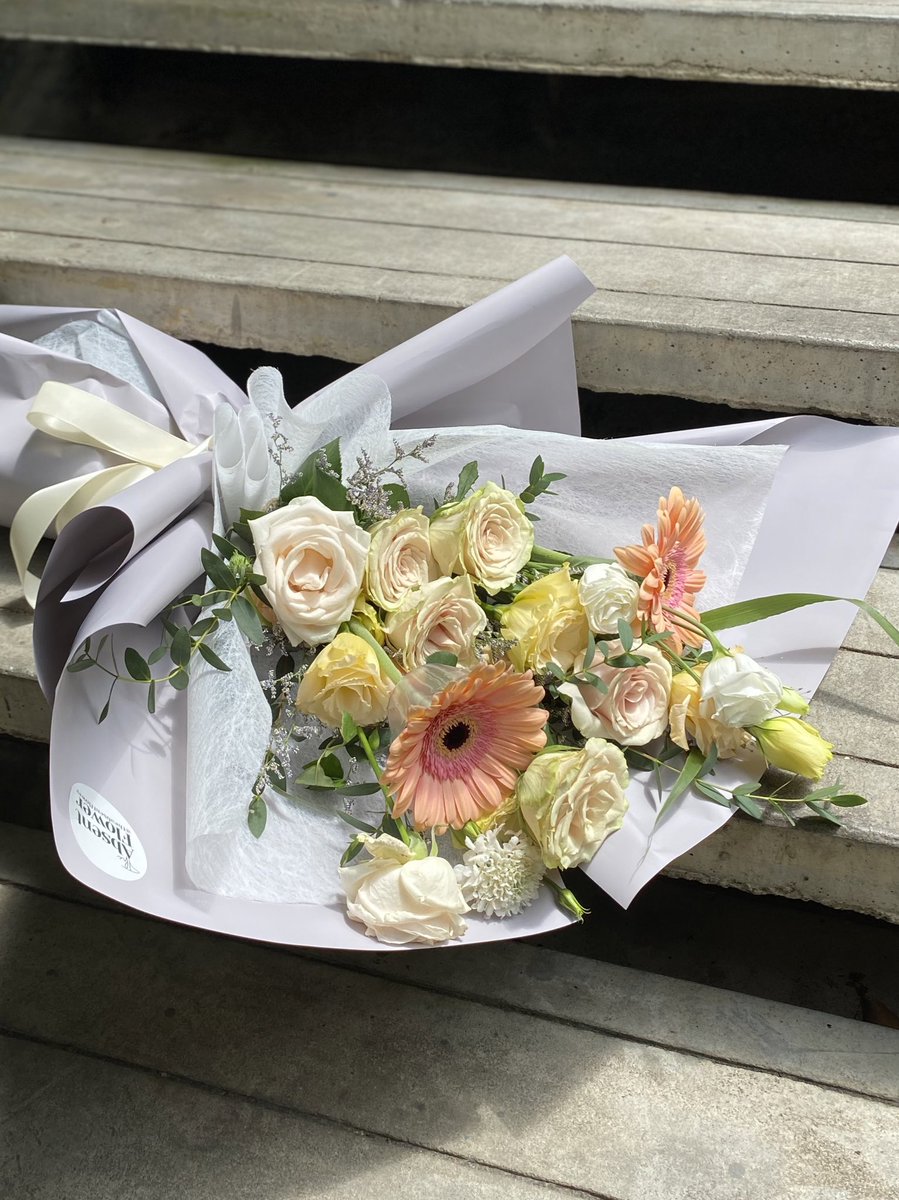 TheAbsentFlower's tweet photo. Hi @MyBktJelutong! I am a home-based florist in Bukit Jelutong. Can help to retweet? Kindly support my small business 🤍 https://t.co/iqinSr8yNX