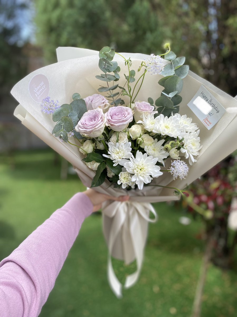 TheAbsentFlower's tweet photo. Hi @MyBktJelutong! I am a home-based florist in Bukit Jelutong. Can help to retweet? Kindly support my small business 🤍 https://t.co/iqinSr8yNX