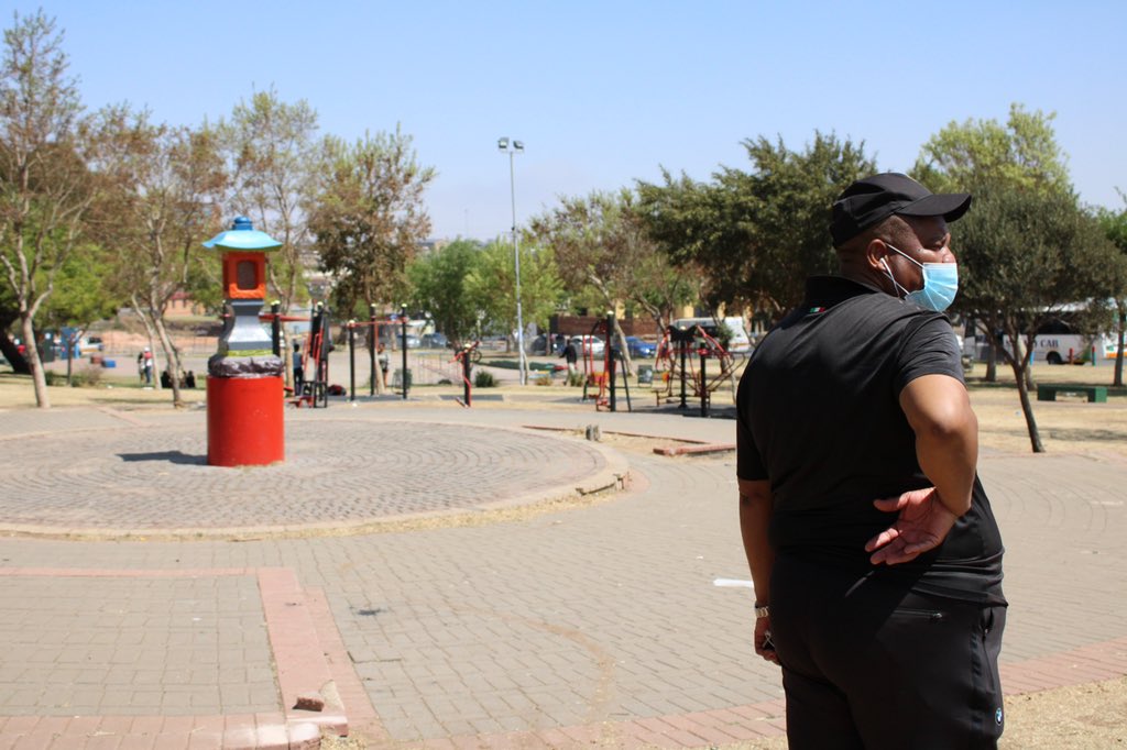 MogaseSolly's tweet photo. [IN PICTURES] Oversight visit at the recreational parks in Diepkloof. 

“Ours as councillors is to hold our entities like City Parks accountable so that they ensure that the parks in our communities are cleaned, well maintained and taken care of” - Solly Mogase

#WeServeJoburg 🇿🇦 https://t.co/gR4ZEGJROp