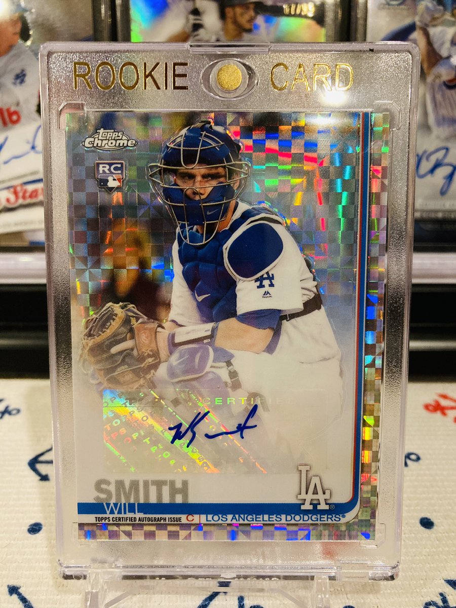 お気に入りの1枚😊
もうすっかりLADの正捕手かつ頼れるバッターですよね〜デビュー前から応援していたので嬉しいです。
やっぱりカード収集は奥が深い！