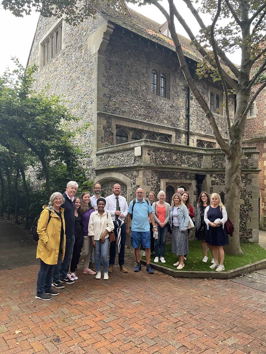 The RBC clients and staff got together last week and enjoyed a 'Reading Architectural Walkabout' guided by Terry Dixon who was full of knowledge on the town! An informative tour which ended in local pub The Boundary for some drinks and a bite to eat. It was lovely to catch up :)