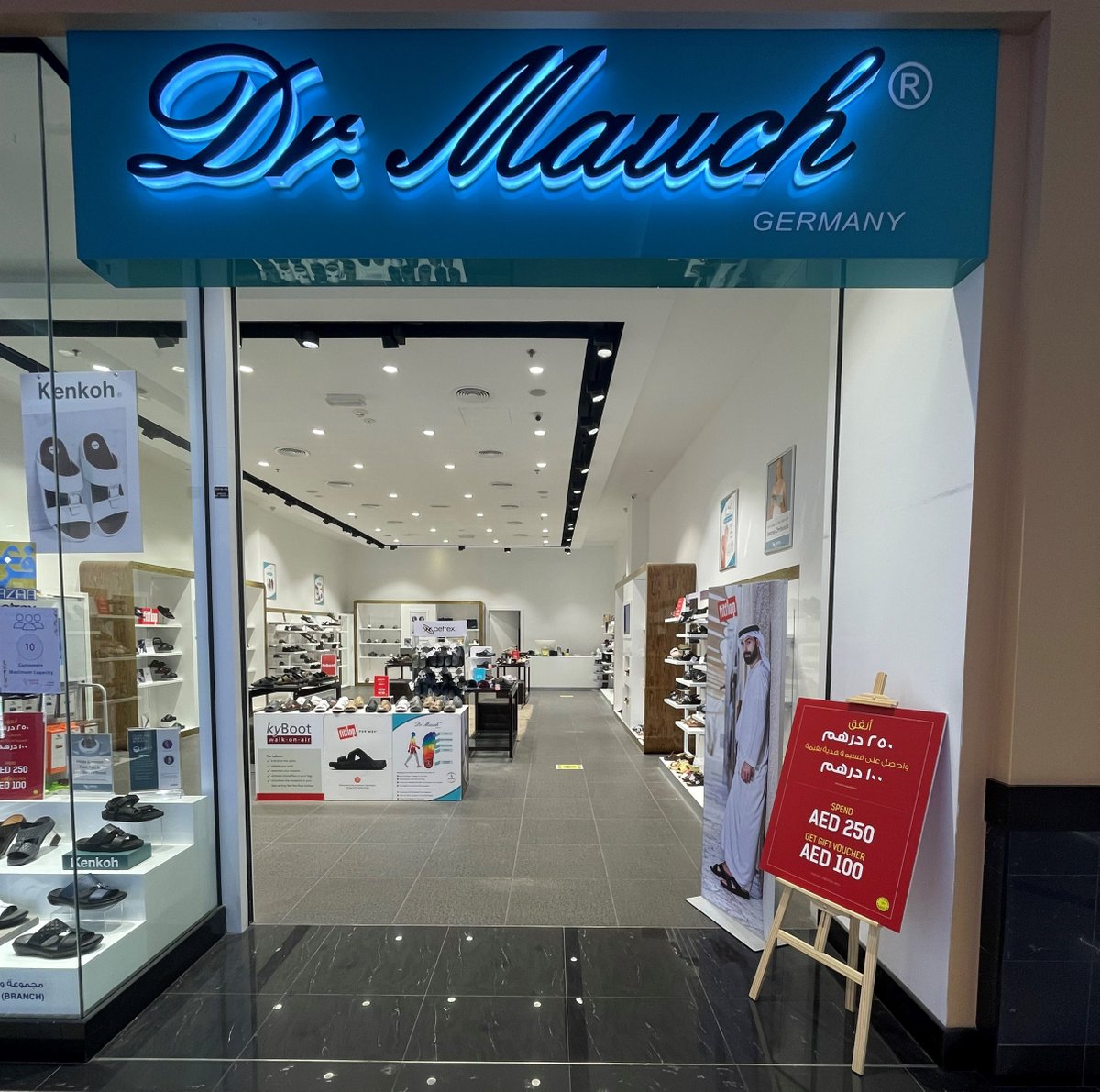 arabiancenter's tweet photo. *Offer Alert*
Spend AED 250 in @drmauchuae and get AED 100 Gift voucher, T&C Apply.
Located on the Ground Floor at #ArabianCenter
#footwear #flipflop #kyboot #sandals #uaeshoes #mesicalfootwear #medicalsandals #uaesandals #uaefootwear #drmauchuae #comfort https://t.co/ihx5IGnzmJ