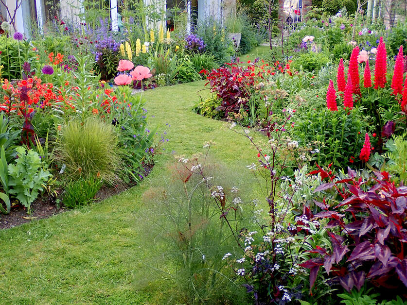 Set on the coastal hillside of the scenic fishing village of #Howth Co. Dublin, visit the unique sculpture and floral garden of Ardán. The varied nature of the garden has created habitats for a range of creatures and is recognised as a #garden of the UNESCO #Dublin Bay Biosphere
