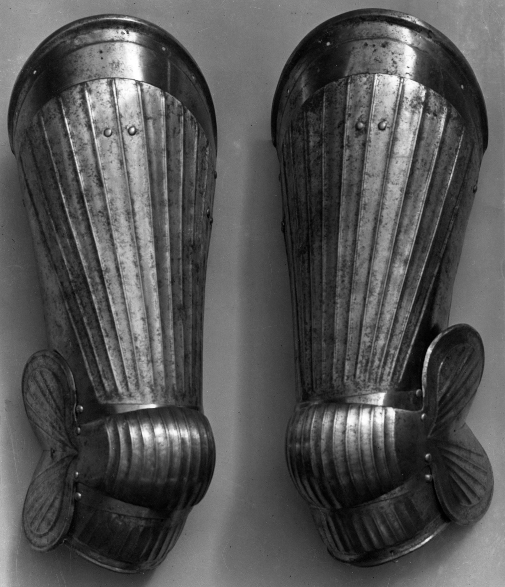 The Met Arms and Armor on Twitter "Pair of Thigh Defenses (Cuisses