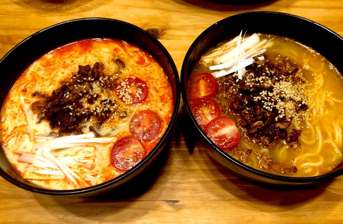豆乳坦々麺🍜赤い方は夫くんの 