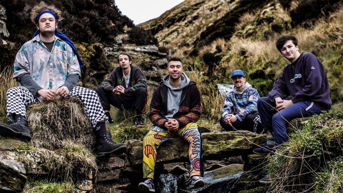 ClashMagazine's tweet image. Now here's a feel-good story:

Manchester band Maruja lost everything after thieves stole their equipment - in their hour of direst need, Louis Tomlinson quietly donated £4000.

WHAT A GUY.

shorturl.at/krQWY