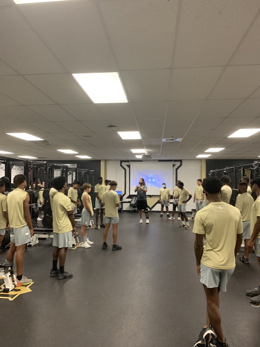 CoachJP4's tweet photo. Back to Work! #ATTACK21 https://t.co/PQwcD77H8B