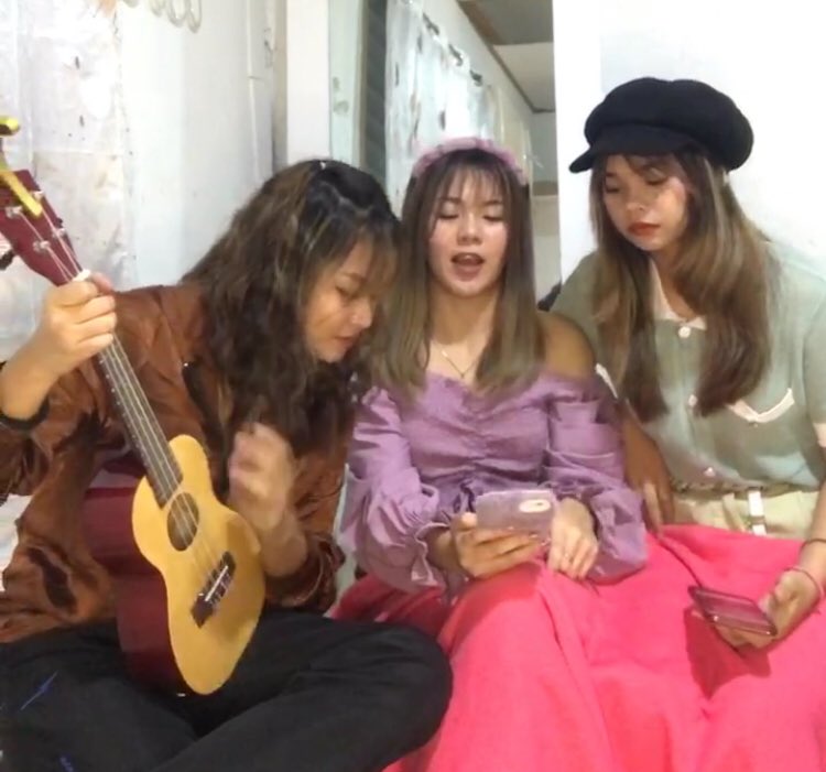 Chikahan time with <a href="/H3RA_ofc/">H3RA</a> sa aming Facebook page! 

➡️ facebook.com/PoPinoyTV/ | #PoPinoyPopDreamersFBLive #H3ra