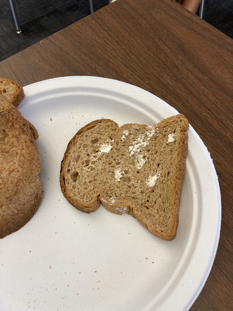 csinthemiddle's tweet image. Making a sandwich! Great unplugged introduction to algorithms. Original idea is from Intel’s Journey Inside The Computer. We got the bread on the plate and a tiny smear of cream cheese ( pb alternative due to allergies and my favorite in Middle School).