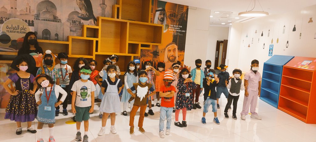 VallarieAjish's tweet photo. Here's #Kg2EBuddingBuilders bringing #RoaldDahl story characters alive on #RoaldDahlDay ...@NMSKindergarten @Susanna_Porob @MichelleVerghe1 https://t.co/Bj1pHs54Tc