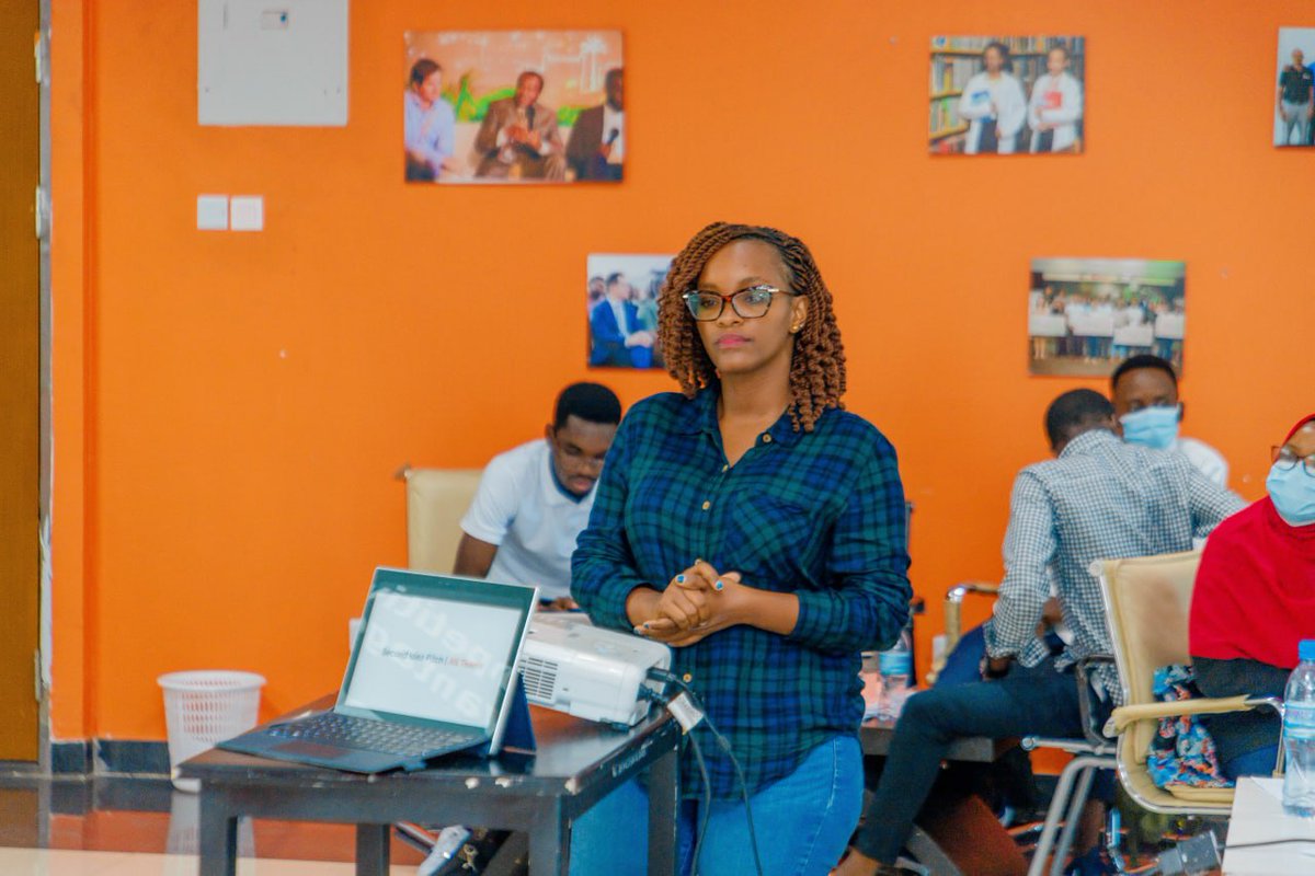 amua255's tweet photo. The final pitch before vetting to get the 2 teams that will proceed into the next stages of the AMUA III 
accelerator program with the focus on Sexual and Reproductive Health Data.

#SRHDataHackathon #Innovate4Data 

@UNFPATanzania @VenturesSahara https://t.co/hUzYqvHzmm