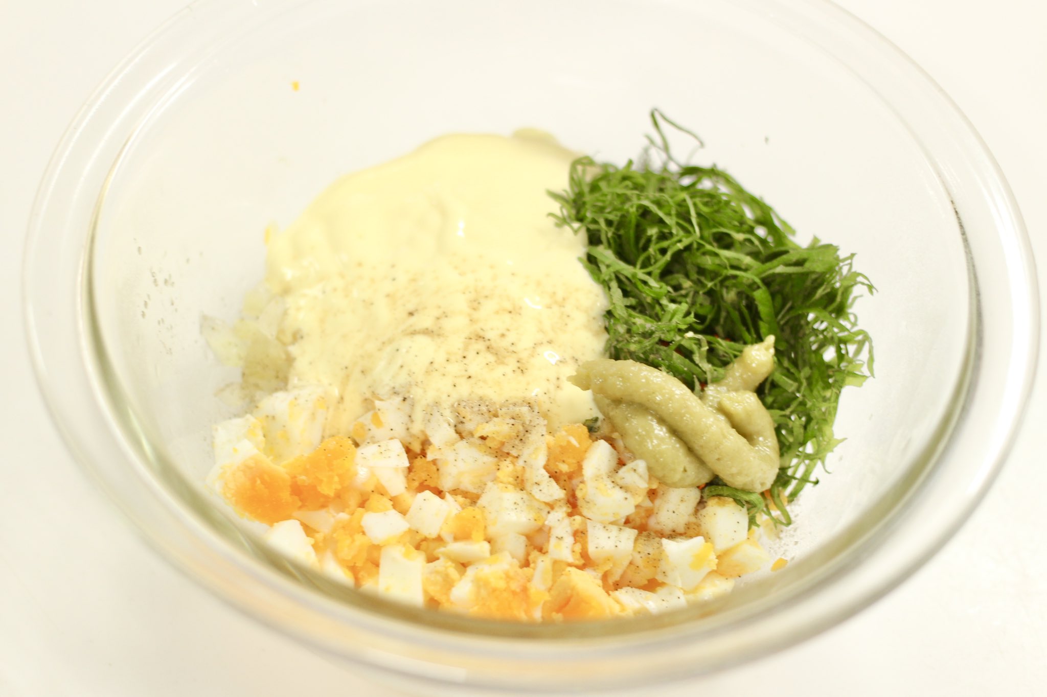 ぼく イラストレシピ 刺身用サーモンは250g の大きめのものがオススメです 小さすぎると火が入りすぎちゃう ちなみに今回は300gを使用してます これで少し少なめの2人前ってかんじ 衣はしっかり目に 焼くときはほぼ触らない 衣が剥がれちゃう