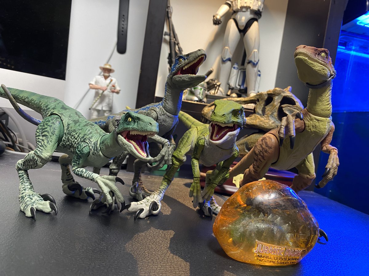 まとめ買い】 マテル ジュラシックワールド ヴェロキラプトル 4姉妹