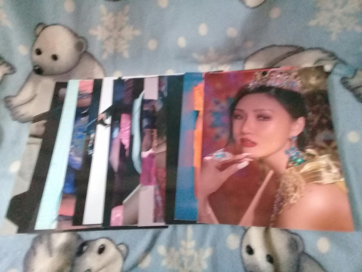 YukiiDump18's tweet image. [HELP RT🔁🇵🇭]

[WTS/LFB] RARE Hwa Sa Twit Postcard/Mini Poster Set (14 pcs.)🦁👑. 

₱1,950 + LSF🚚

✔ - With Free Oneus (Lived &amp;amp; Devil) &amp;amp; Onewe (AbiM)😱

MOP💰: GCash/Palawan Express

Thank You!❤
God Bless!❤
Keep Safe!❤

#kpop #raremerch #MAMAMOO #Hwasa #Twit #ONEUS #Onewe