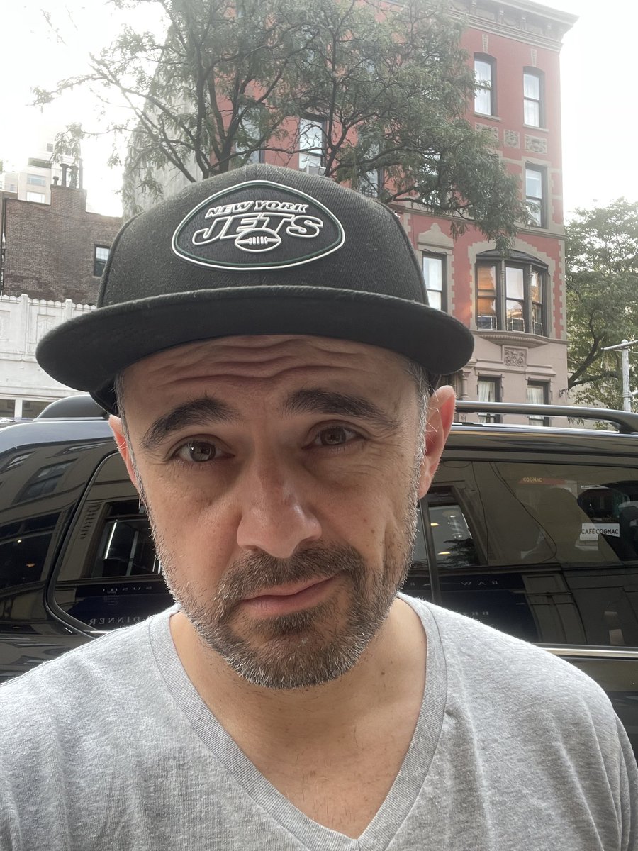 Gary Vaynerchuk tweet media