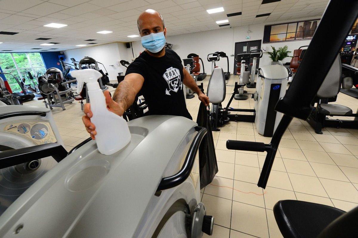 ¿Se acuerdan cuando Cosse le exigía al gobierno renta básica? Bueno, el FA en MVD se negó a aprobar nuestro proyecto que exonera de tributos por 6 meses a un sector muy castigado por la pandemia como los clubes deportivos y gimnasios. Se terminó el relato de la solidaridad. 👎🏼