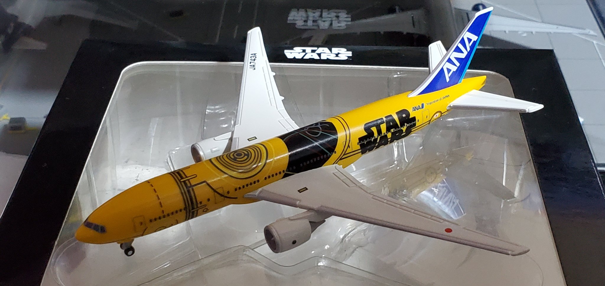 ANA B777-200ER C-3PO 特別塗装 JC Wings 1/400 ANA B777-200ER C-3PO 特別塗装 JC Wings 1/400 ➀ 1/400 ANA B777-