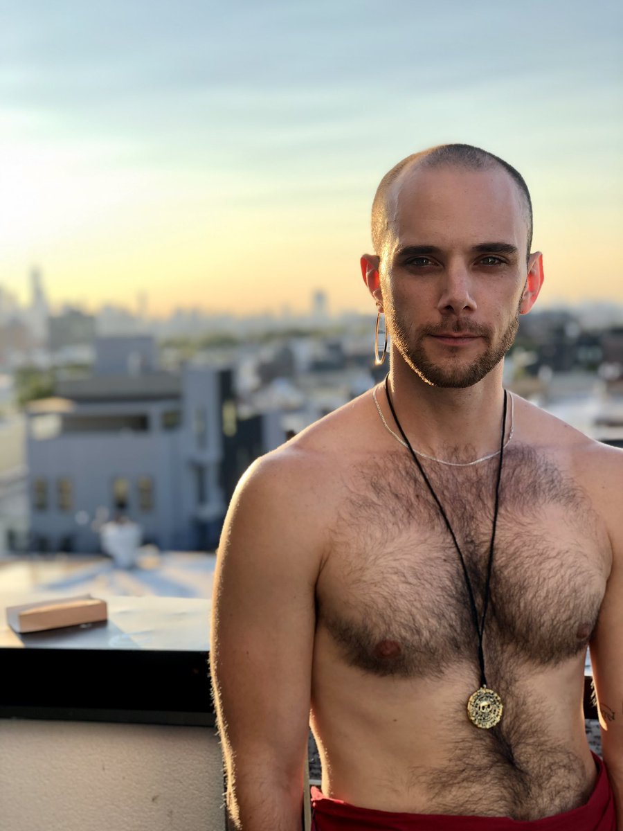 Adam_Armstr's tweet image. ahoy, sexy 🏴‍☠️