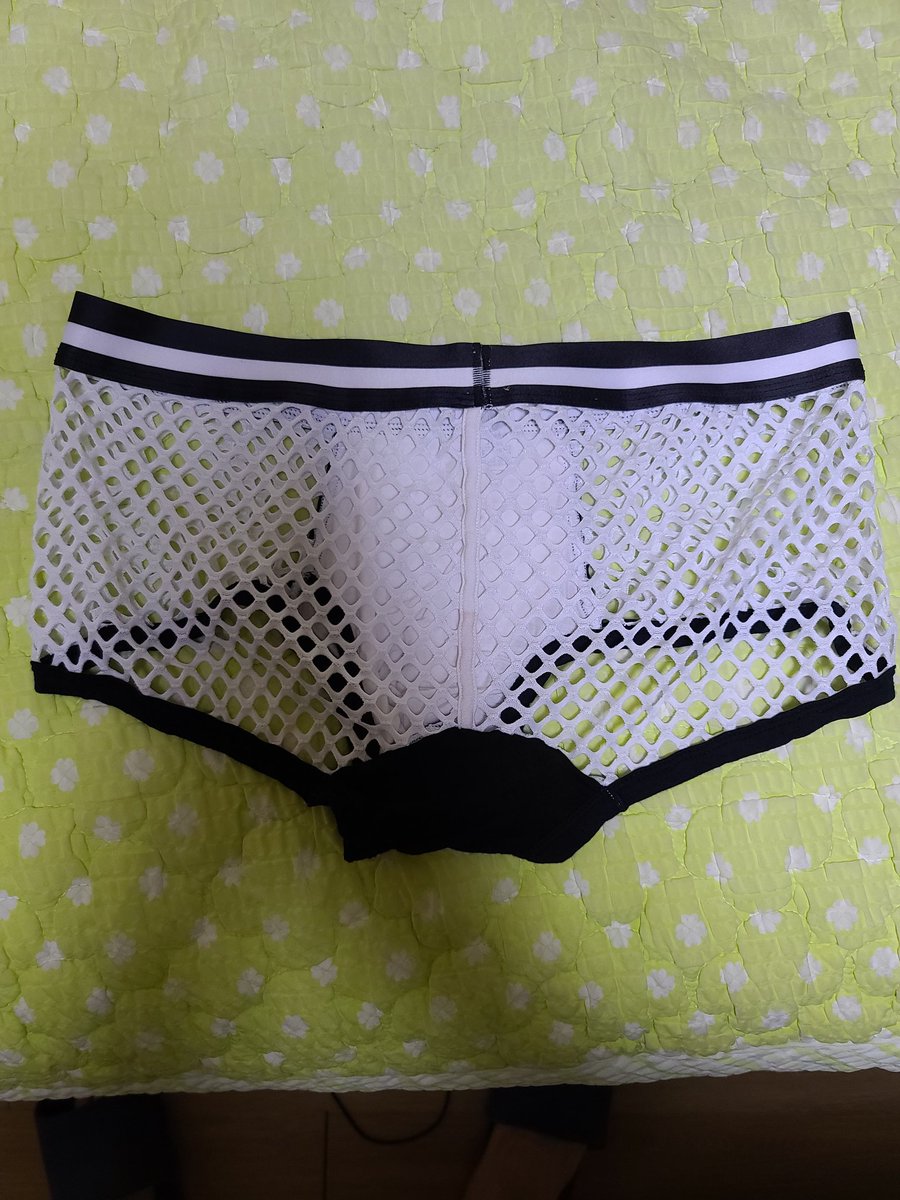 오늘 이팬티 입고 가야되네~^^