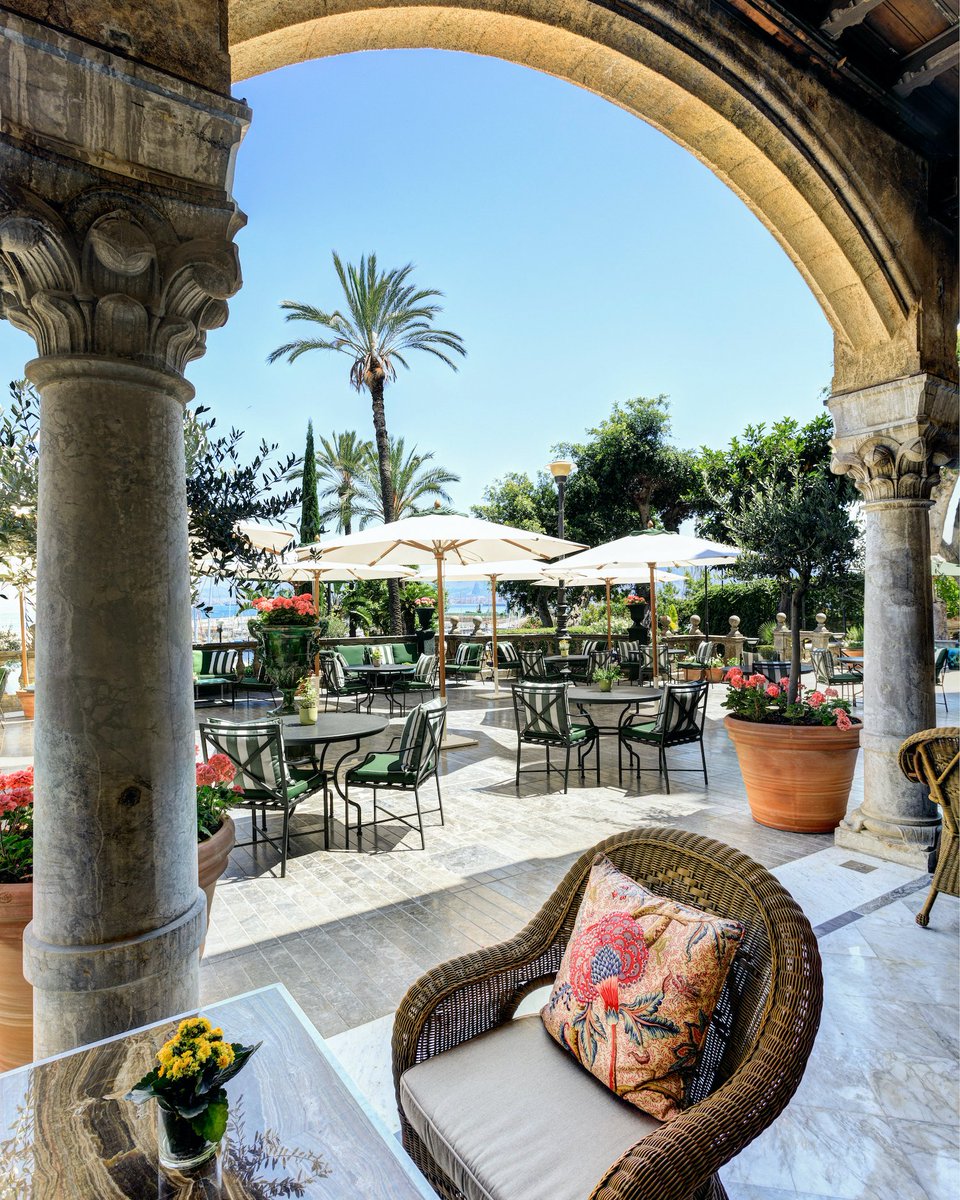 The striking sandstone vaults of Igiea Terrazza Bar offer the ideal spot to pass a leisurely afternoon in the shade. 

#RoccoForteHotels #RoccoForte  
#Sicily #VillaIgiea