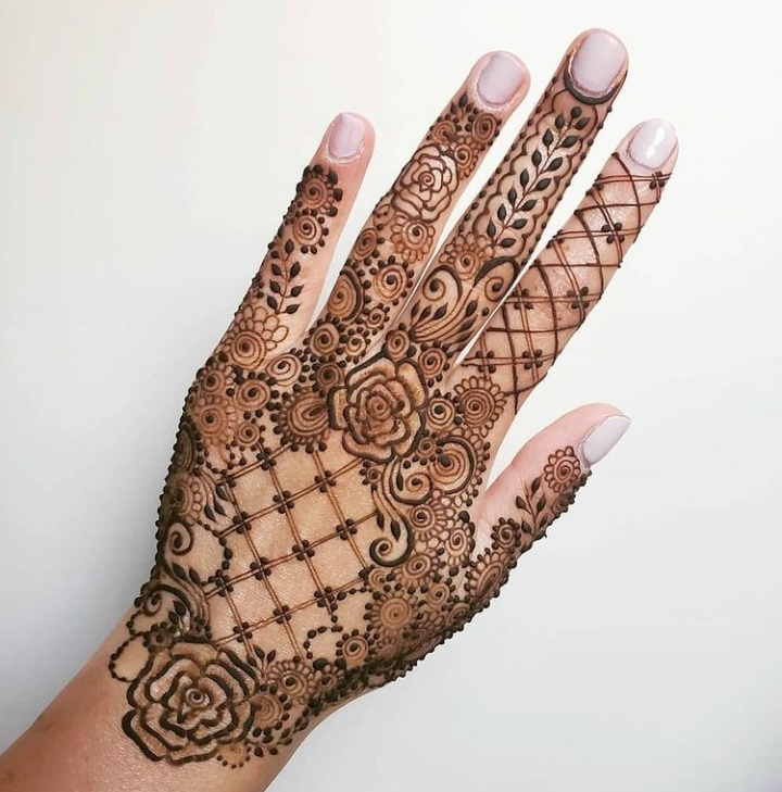 Theweddingbels's tweet photo. Mind Blowing Henna Mehendi Designs for Beautiful Girls 
@celebrate_with_henna/ ig 
 
Follow 
@TheWeddingBels

For More Inspirational Henna Designs Ideas
#mehendi #engagement #engagementring #engagementphotos #engagementsession #engagementshoot #makeupengagement #mehendidesign https://t.co/1wP0fzVkas