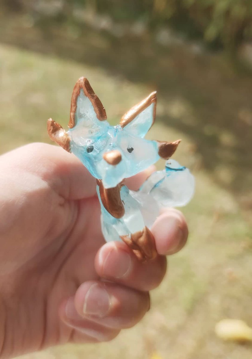 ✨Tirage au sort✨

Ce petit renard à eu un problème technique du style, queue trop près de la tête. Il n'a donc pas de bout de queue comme les autres.

RT + Follow pour lui donner une chance de garder une plante comme les autres

tirage dimanche 19/11

urlr.me/mfLVJ