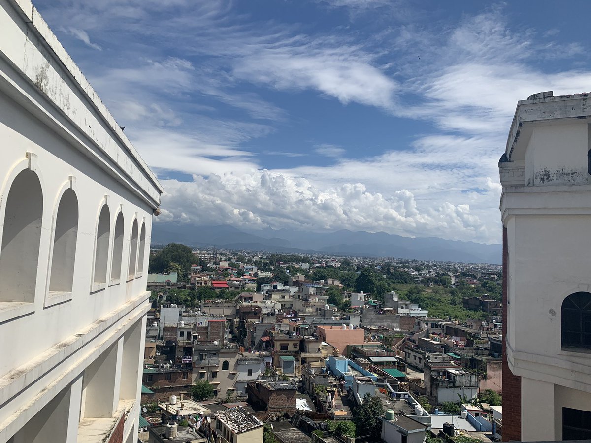 supriyayadav23's tweet photo. Somewhere up in the sky ☁️💫🌹 https://t.co/GpfOSVI75y