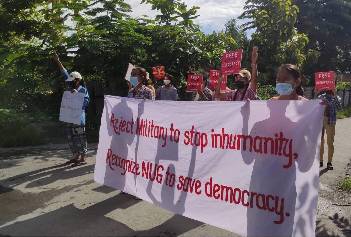 Myanmar_Now_Eng's tweet photo. Residents of Kalay, Sagaing, did not miss their daily protests against Myanmar's military junta. They came out again today (Sep 13) to denounce the coup regime. 

Photos: CJ  

#WhatsHappeningInMyanmar https://t.co/GfRLXgA7ou