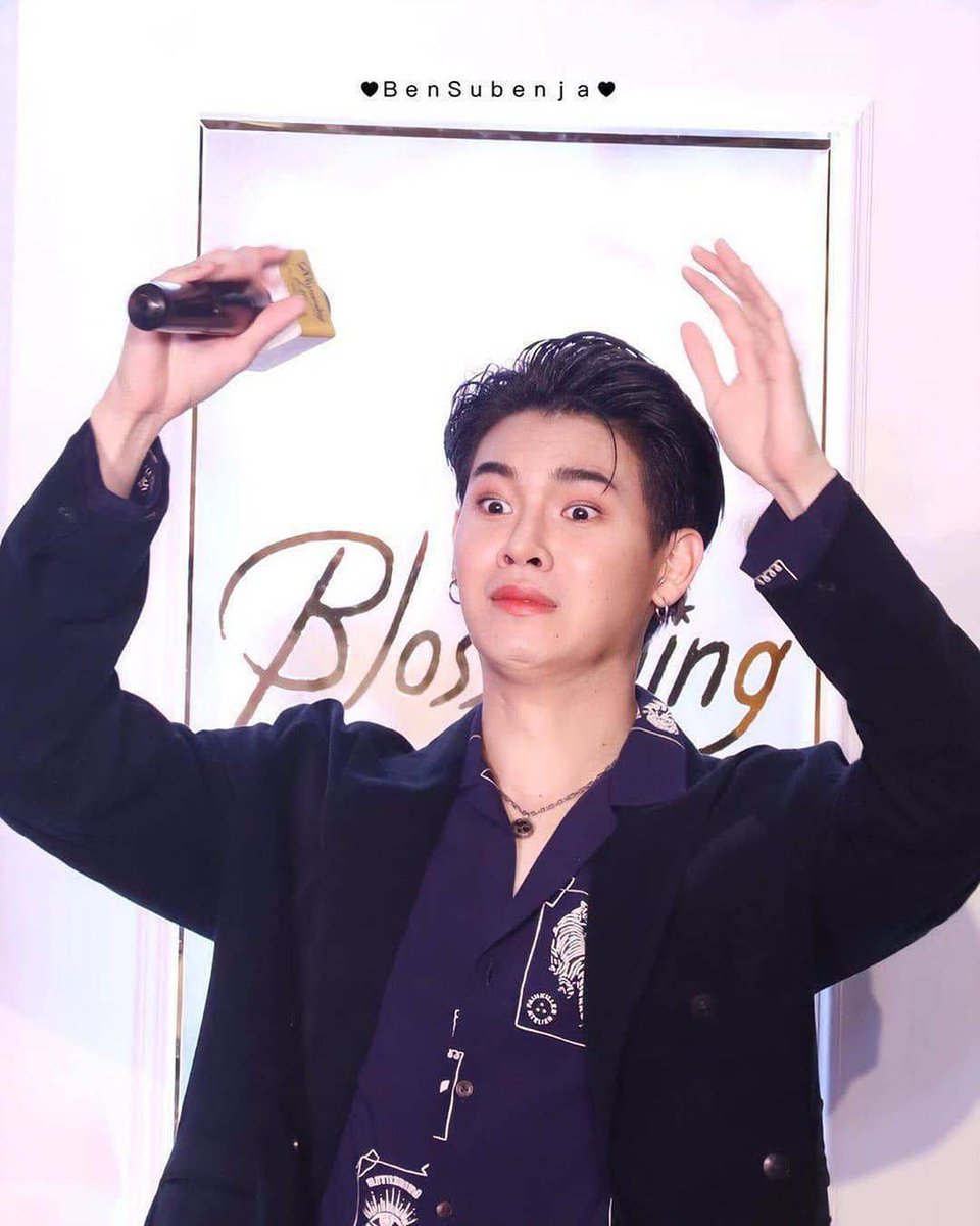 yinwarfamilysup's tweet photo. เซฟ อานันท์​ กันไม่ทันเลยย 🤣😂
ไม่รู้จะขำรึสงสาร คุณเขาดี 😁
#แล้วที่1ใคร https://t.co/klpWlHNJ4m
