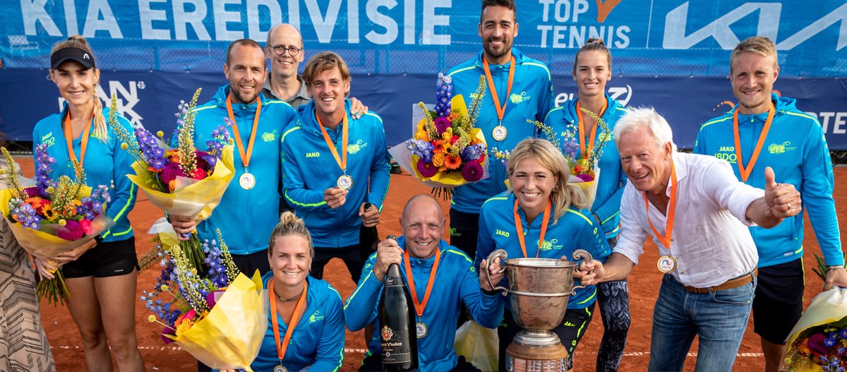 Wij feliciteren #LTCNaaldwijk met het behalen van het landskampioenschap van de Eredivisie Gemengd 2021! 🏆🎉 Als een van de hoofdsponsoren zijn we enorm trots dat we al jaren het tennispark en tevens het #toptennis mogen supporten. 🎾
 
#eredivisie #landskampioen #sponsor
