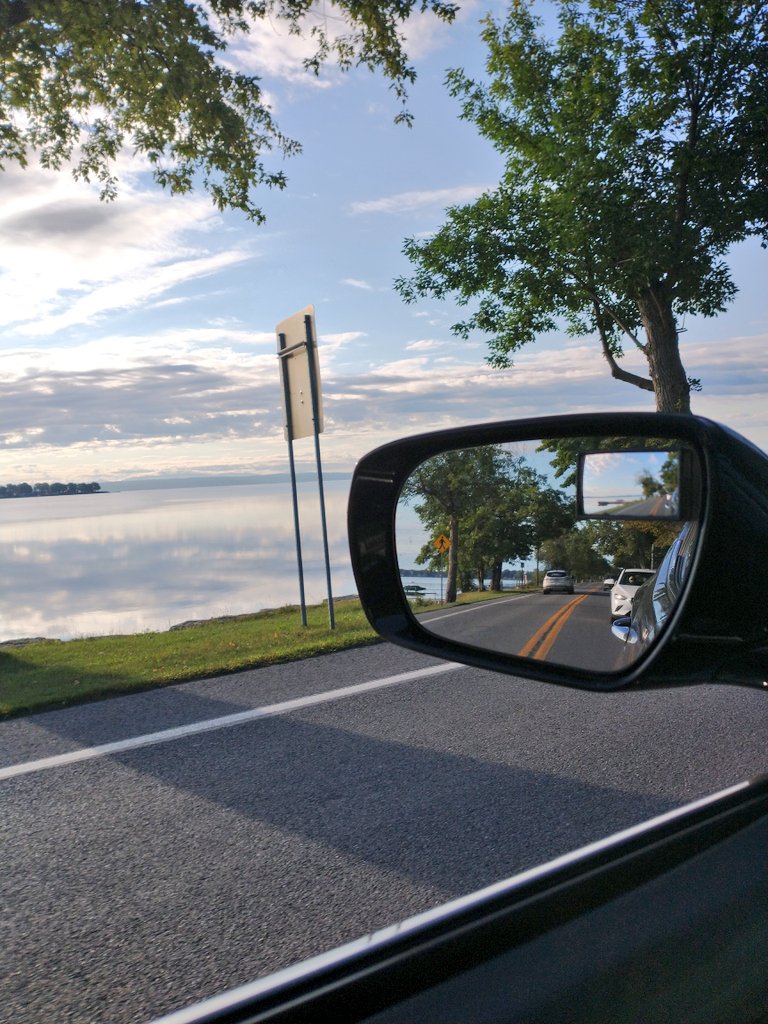 danthegoose's tweet photo. Belle tite vue à matin!😎👌 #LacChamplain https://t.co/Zuu7eBZxAV