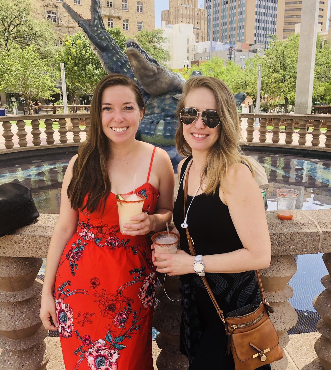 SusyACastillo's tweet photo. Happy Birthday to my sister Caty!! 🥳 https://t.co/zvjMldNy6X