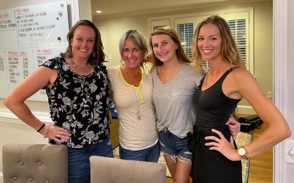 When you have a boss as great as ours, work never feels like work! Happy #NationalHugYourBossDay! Shoutout to the best boss, Natalie!
.
.
.
#bossbabe #bestboss #smallbusiness #cmg #bossappreciation #rva #Richmond #VA