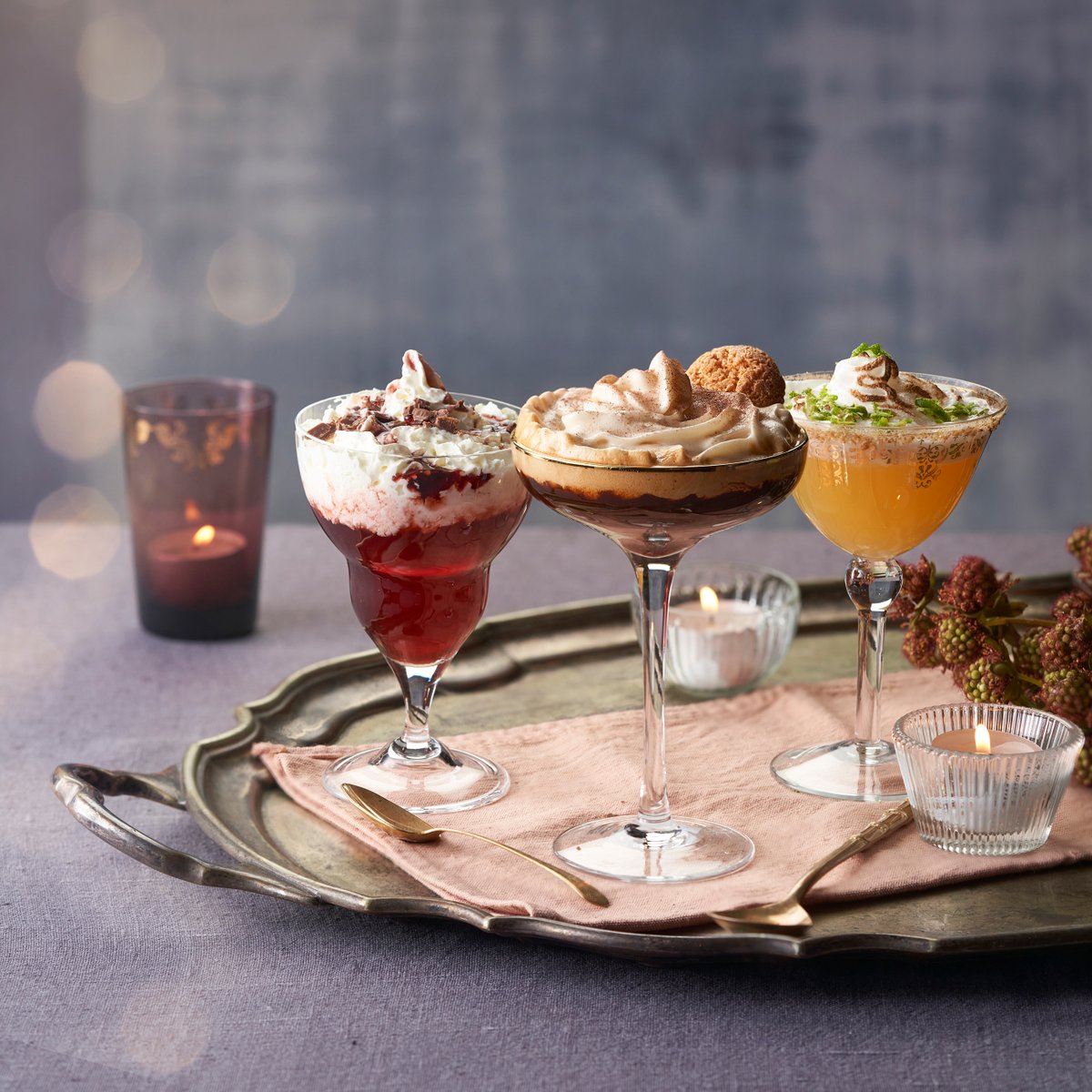Escape into a world of dreams &amp; magic with our BRAND NEW menu✨
Where the cocktails are captivating, the dishes are divine and the ordinary suddenly becomes the extraordinary 🔮💭drakeandmorgan.co.uk/dreams-and-mag…