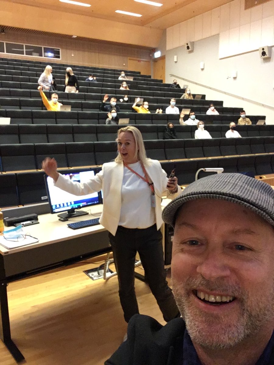 badhammark's tweet image. 1st session today for Intro to Corporate Communication course with ⁦@vilmaluo⁩ - 199 in Zoom, 46 in Room #jsbecc #jsbe