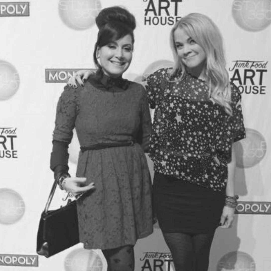 BoyMeetsGirlusa's tweet photo. One great show. Rest in peace Leah Labelle. 🖤
2013: "The Invasion" ⚡
Musical Performance: @leahlabelle
&
2012: "Money Can't Buy Happiness" 💸
In Connection To: #monopoly
#BOYMEETSGIRL #BOYMEETSGIRLUSA #NYFW ##LEAHLABELLE https://t.co/YY5verx1jb