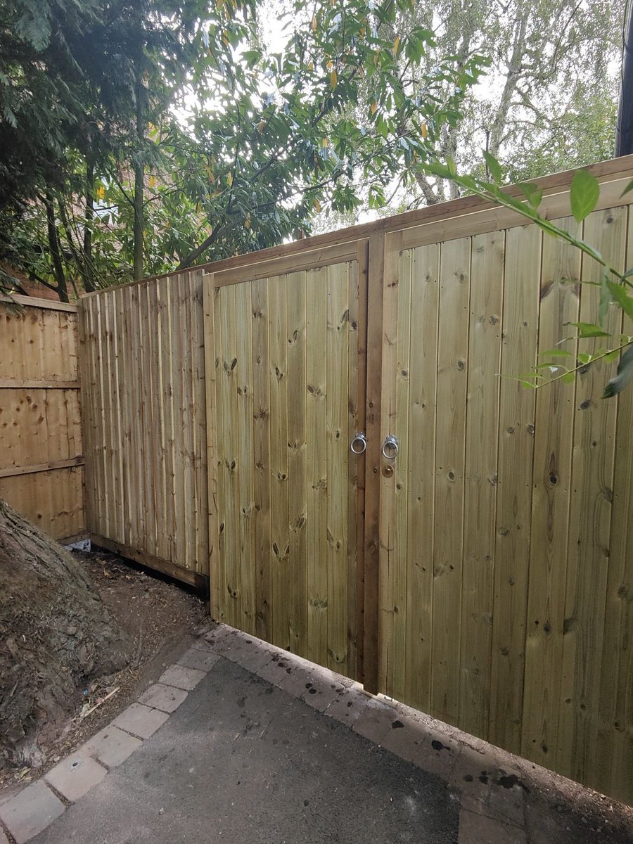 Tongue &amp; Groove Gates supplied and fitted for a client in Dorridge.

Strong Gates built to last.

Liquid DPM applied on the timber posts beneath the ground and just above surface level.

UV Wood Oil applied to the timber to preserve it further.

#fencing  #stronggates