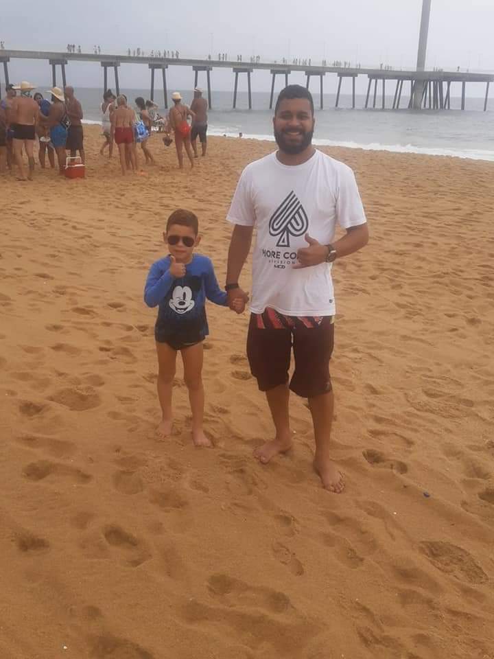 RessacaFC4's tweet photo. Hoje é aniversário dessa lenda aí.. Leonardo Shark, nosso amigo e diretor. Todas as felicidades do mundo pra vc e que sua vida seja mto abençoada!!! 
Parabéns!!!! 👏👏👏
#FAMILIARESSACA 
🎂🍰🎉🎊👏❤🖤🤍 https://t.co/pVugi2bl1L