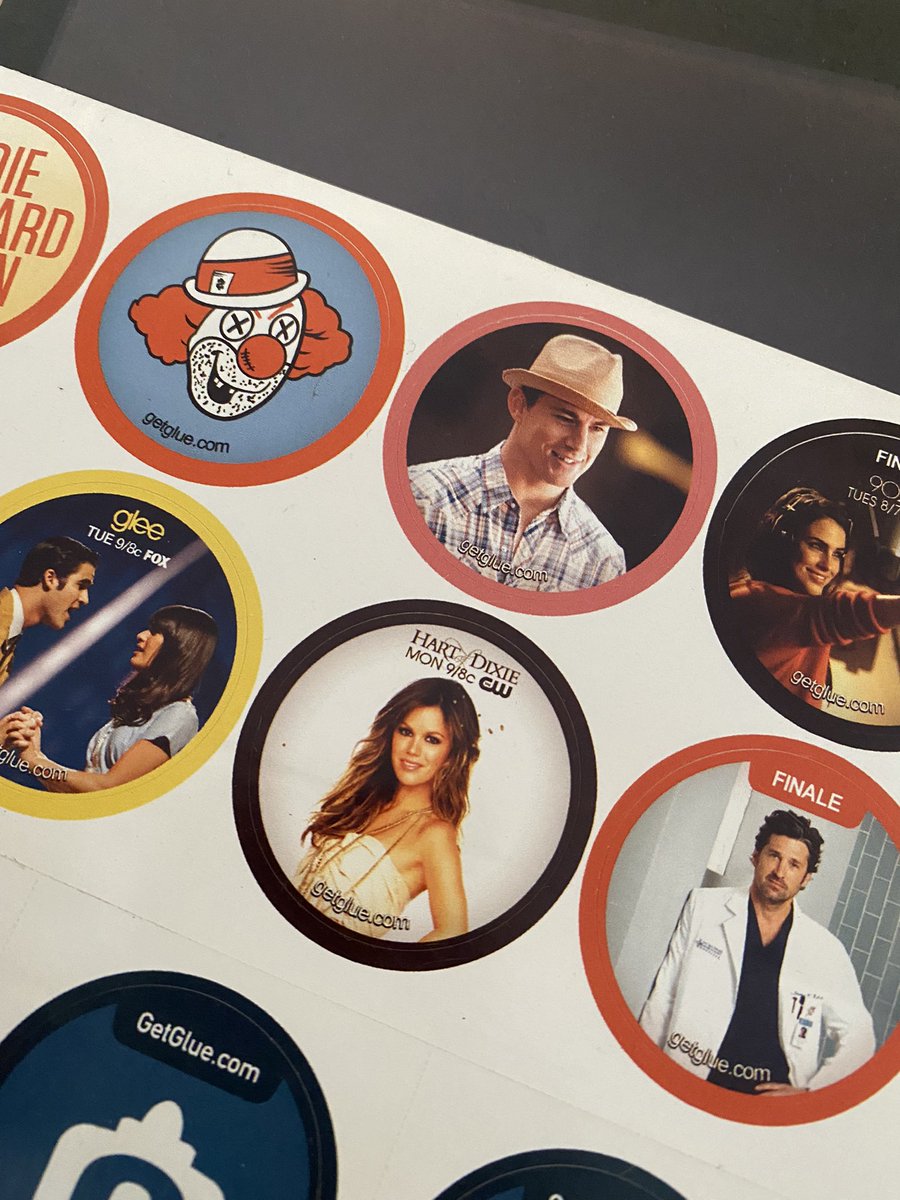 vznps's tweet image. q sdds de qnd a #getglue mandava stickers das séries 

o meu maior arrependimento foi não ter pedido várias vezes  🤧