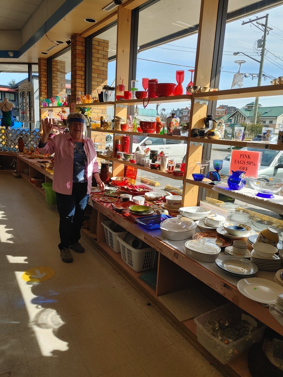 SSVPVI's tweet image. Did you know our thrift stores have sales? For the rest of September, anything with a pink sticker is 50% off at both our Tillicum and Langford locations. Happy thrifting!