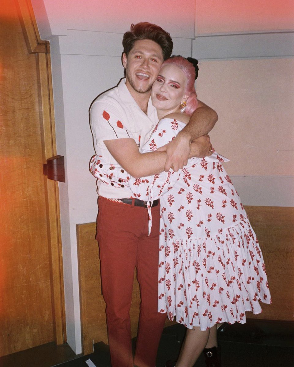 AnneMarie's tweet image. Happy birthday bum ole 💥💥💥💥💥 @NiallOfficial miss you x