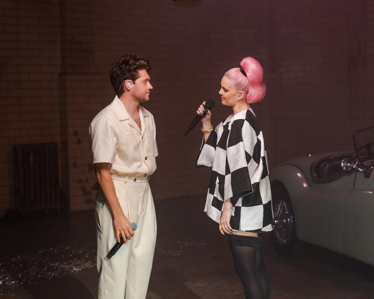 AnneMarie's tweet image. Happy birthday bum ole 💥💥💥💥💥 @NiallOfficial miss you x