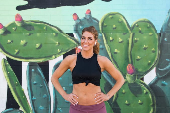 TXHealthSurgery's tweet photo. When it came to back pain, miles didn’t matter to active 39-year-old Ashleigh Tagliaferri. She traveled from Las Vegas, NV to Plano, TX for artificial disc replacement surgery to help relieve debilitating back pain. #discreplacement #ADR https://t.co/Rs15Z01mB8 https://t.co/xlQCD0UJfR