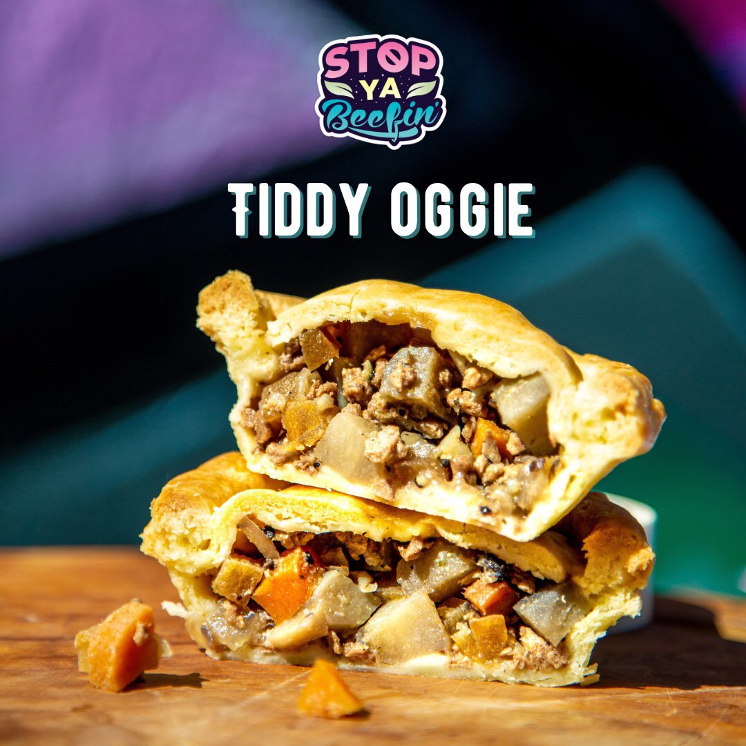 Wosson??! Vegan Piesty let’s ‘Av E. Proper job!! #cornish #vegan #pie