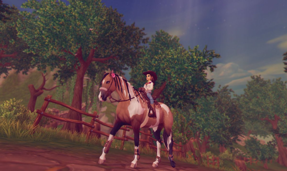 oxLoonaxo's tweet photo. "...Country Roads, take me home
To the place I belong"...πΆ Enjoying a nice Evening Ride...there is nothing better to leave Stress and Sorrow behind π₯° #sso #starstableonline #ColorMepaint #painthorse https://t.co/NIxLycffQY