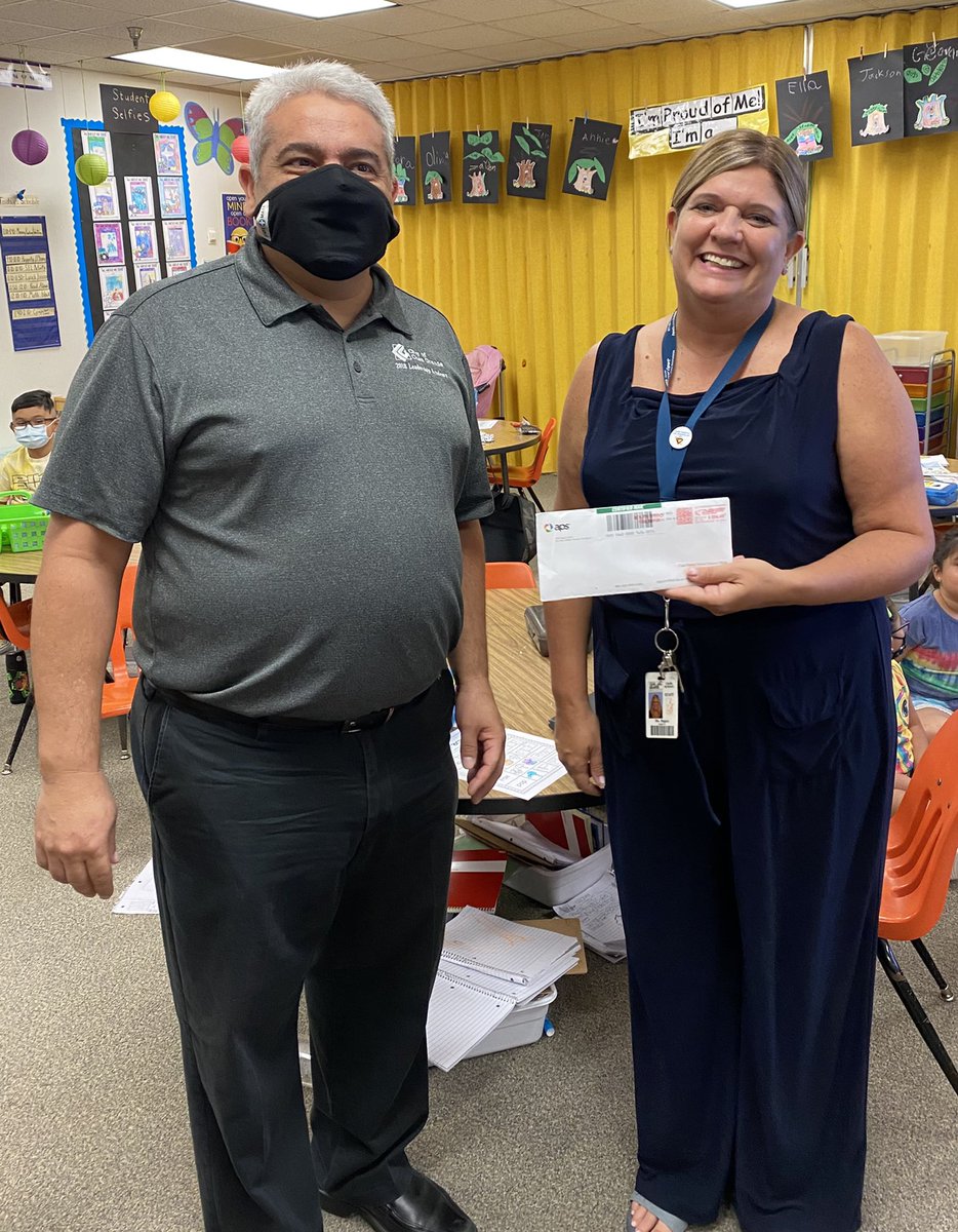 APS_Rich's tweet photo. Final @apsFYI #SupplyMyClass gift card presented today to Mrs. Bagan @CGChollaCharger Elementary School. Her students were excited &amp; immediately began suggesting ideas on what classroom supplies she should buy. Thanks to Principal @AzureSullivan for sharing the excitement https://t.co/QkBAItP9hh